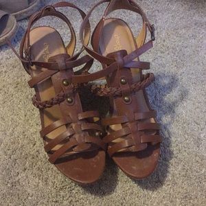 Size 8 woman’s shoes